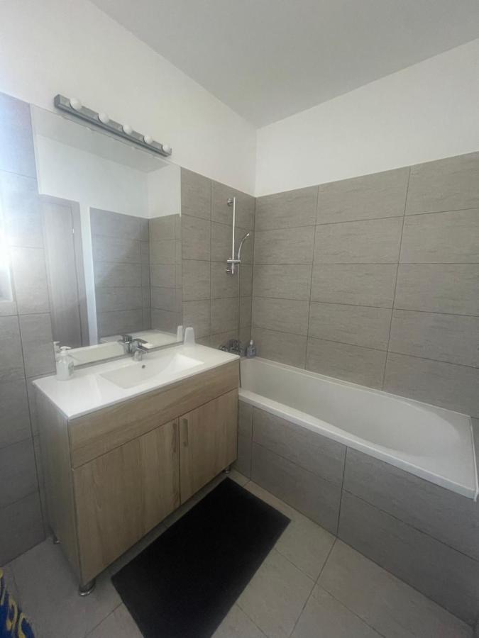Greenfield Baneasa Apartment In Бухарест Экстерьер фото
